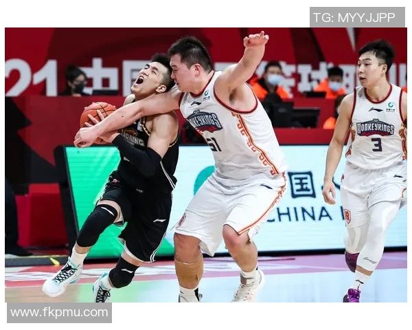 重庆篮球队战术变革引发热议新策略助力球队崛起与发展